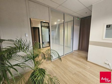 bureaux 107 m²