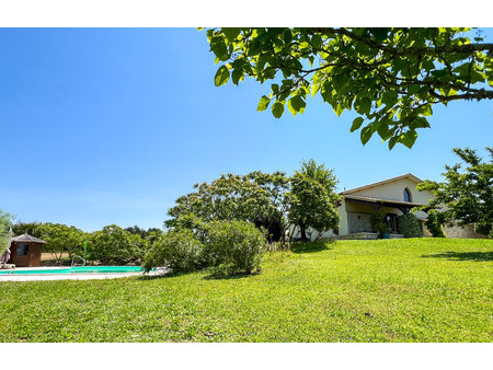 luxueuse maison de campagne avec piscine et terrain de 10 900 m².