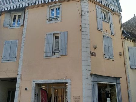 location local commercial 64 m² centre historique de salies de béarn