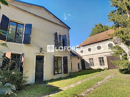 château 5 pièces 194 m²