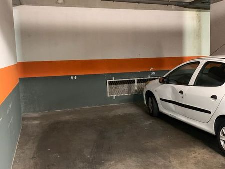 parking intérieur sous-terrain