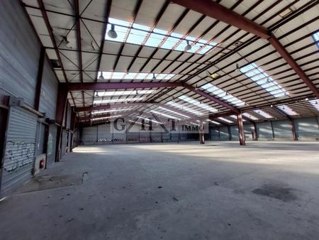 local industriel 5 100 m²