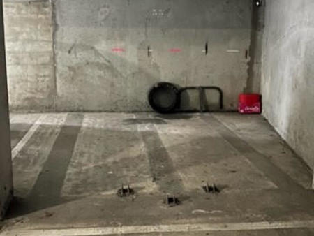 location garage box et parking à saint-malo (35400) : à louer / 14m² saint-malo