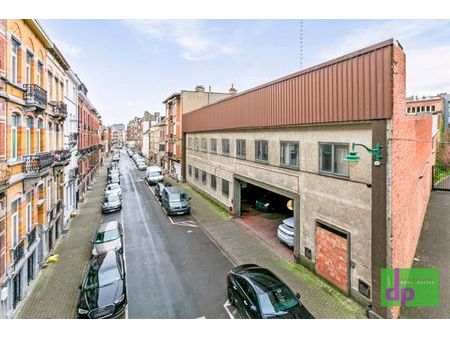 bâtiment industriel de +/-4.500 m²