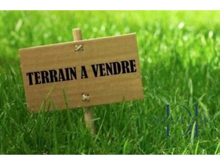 vente terrain à batir 1867 m²