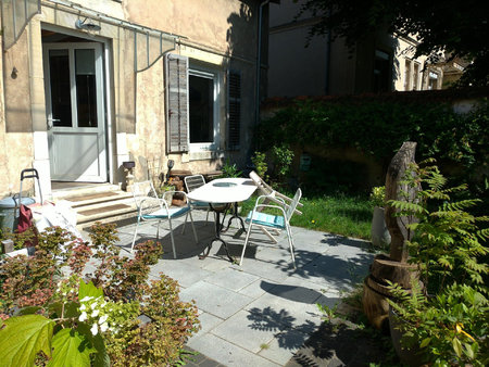 maison meublée et équipée avec jardin et terrasse