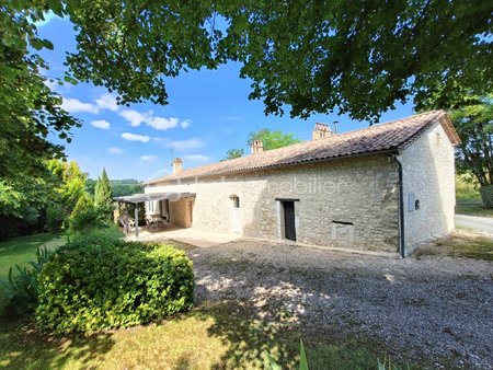 maison de 180 m² à saint-eutrope-de-born