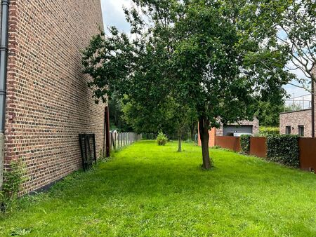 mooi perceel bouwgrond voor driegevelwoning (4a 44ca)