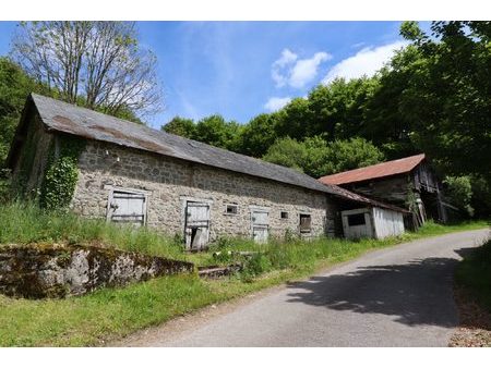 correze. proche eymoutiers. grange et hangar en pierre avec terr