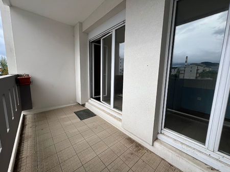 proche chu montpied - appartement 2 chambres de 70 m² avec balcon