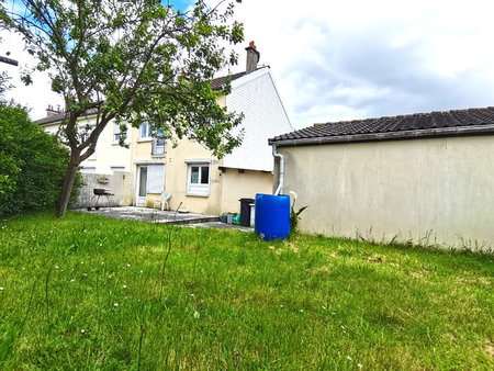 maison mit.1 côté 3chbres jardin double garage et ss-sol sol