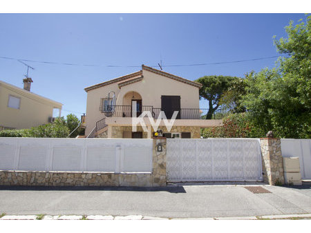 à vendre : villa dans le quartier prisé des bouches du loup