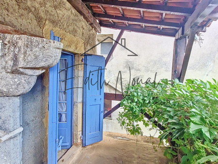 charmante maison avec grande cour et terrasse - cachet de l'ancien - coup de coeur