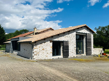 vente maison 8 pièces  300.00m²  corcoué