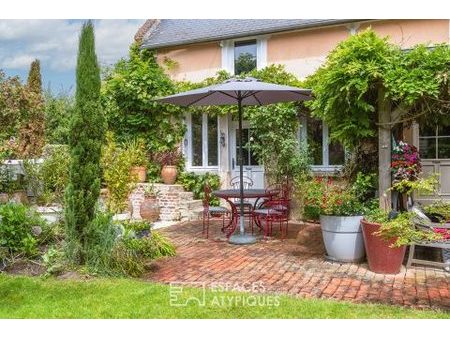 deux maisons de charme avec jardin luxuriant