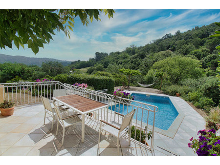 magnifique villa de 4 chambres avec piscine  terrasses  jardin et garage  proche de clermo