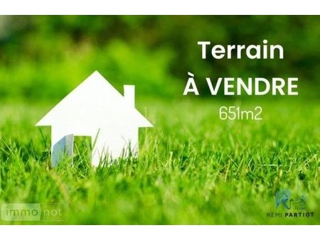 vente terrain à batir 651 m²