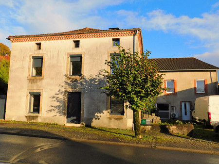 maison de village divisé en trois appartements