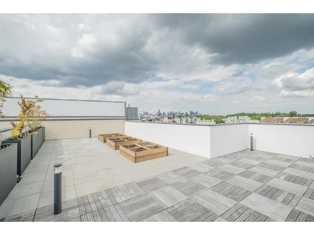 saint cloud - a louer vide - superbe duplex de 5 pieces de 135 m2 - appartement neuf - toi