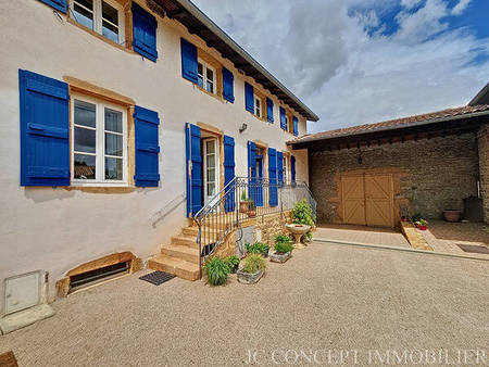 maison en pierre + 2 gîtes au calme sur 1276 m²