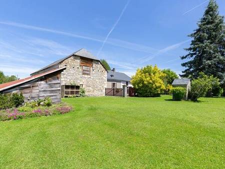 corps de ferme sur le piémont avec vue magnifique