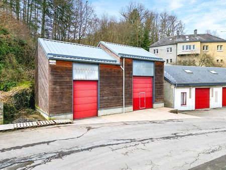 hall de 212 m² dans le centre de la roche-en-ardenne