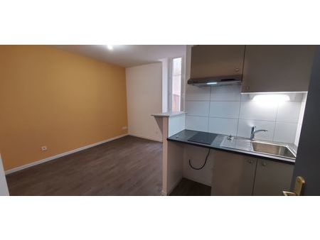 t2 en duplex neuf - a louer - bedarieux