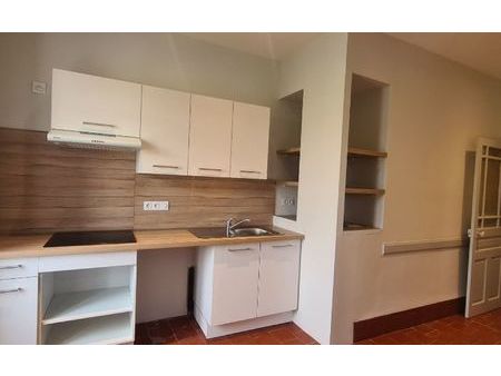 location appartement  m² t-2 à rosières  605 €