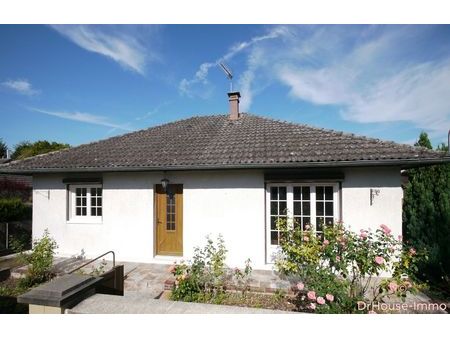 charmante maison avec terrasse de 2 chambres avec jardin paysager à verrières.