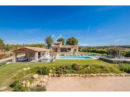 gordes - confortable maison de vacances avec piscine chauffée - mzigo3096