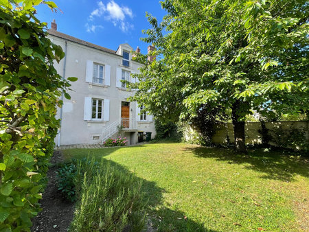 saint-doulchard - maison de famille offrant 190m2 avec jardi