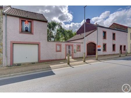 maison avec garage et cour à dampicourt