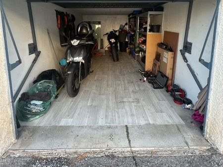garage fermé a louer