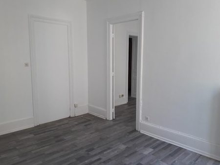 location appartement 3 pièces 69 m²