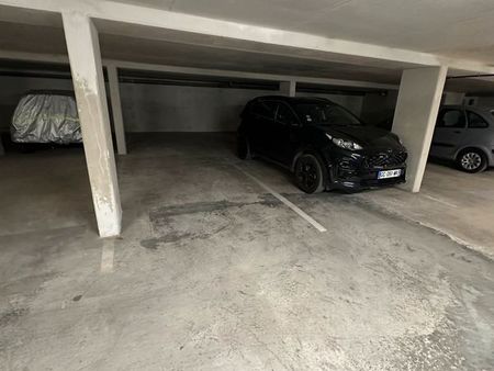 parking double en sous sol dans une résidence sécurisée