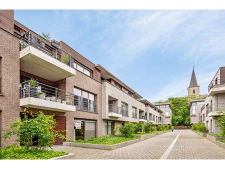 centraal gelegen appartement met 2 slaapkamers en ruim terras - epc 156 kwh/m² - bewoonbar