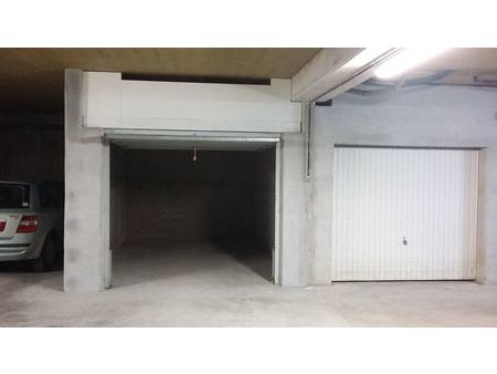 garage fermé sécurisé 16 m2