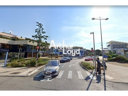location de local commercial de 240 m² à saint-laurent-du-var - 06700