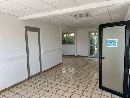 bureaux 140m2 proche bellepierre bld sud