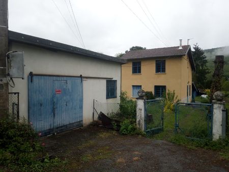 maison sur terrain dans hameau + garage