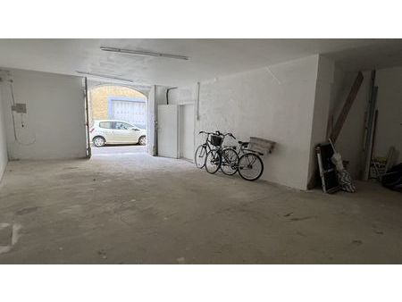parking/box 1 pièce 49 m²