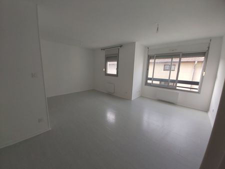 appartement 38 m²  plein centre ecully