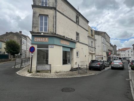 local commercial tonnay charente