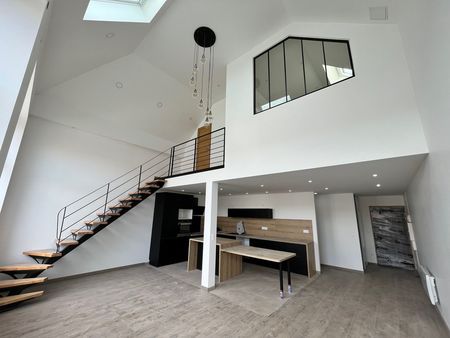 loft/atelier/surface 3 pièces 89 m²