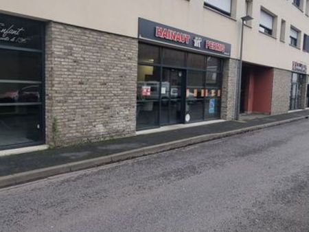 local commercial 69 m² idealement situe (zac)