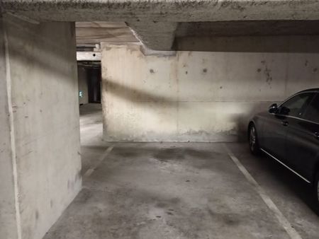 place de parking souterrain rungis