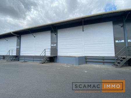 local industriel 800 m²