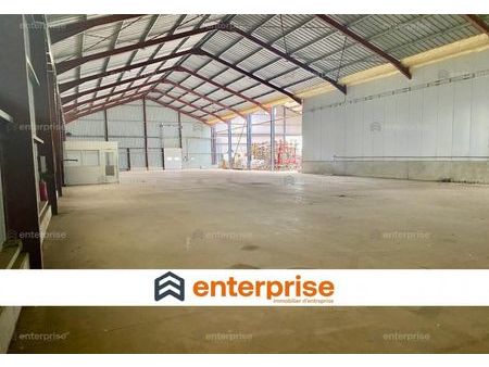 local industriel 1 000 m²