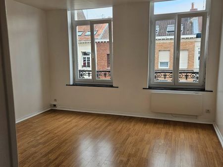 beau f3 rénové 68m² lille proche caf et république libre immédiatement après travaux