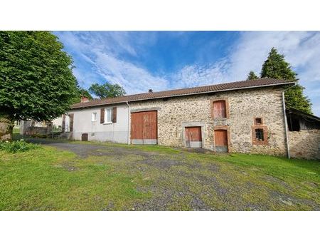 dans un village du périgord-limousin venez découvrir cet ancien corps de ferme